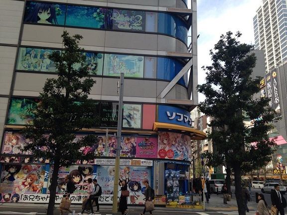 イギリス人女性 日本旅行でアニメショップ巡りをしてきました 海外の反応 すらるど 海外の反応