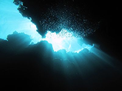 27 045