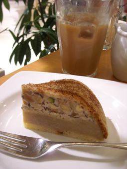 塩キャラメルとナッツのケーキ