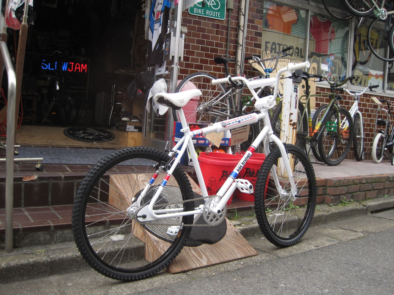 MONGOOSE 13 KOS KRUISER SIGNATURE : Bicycle Shop SLOW JAM