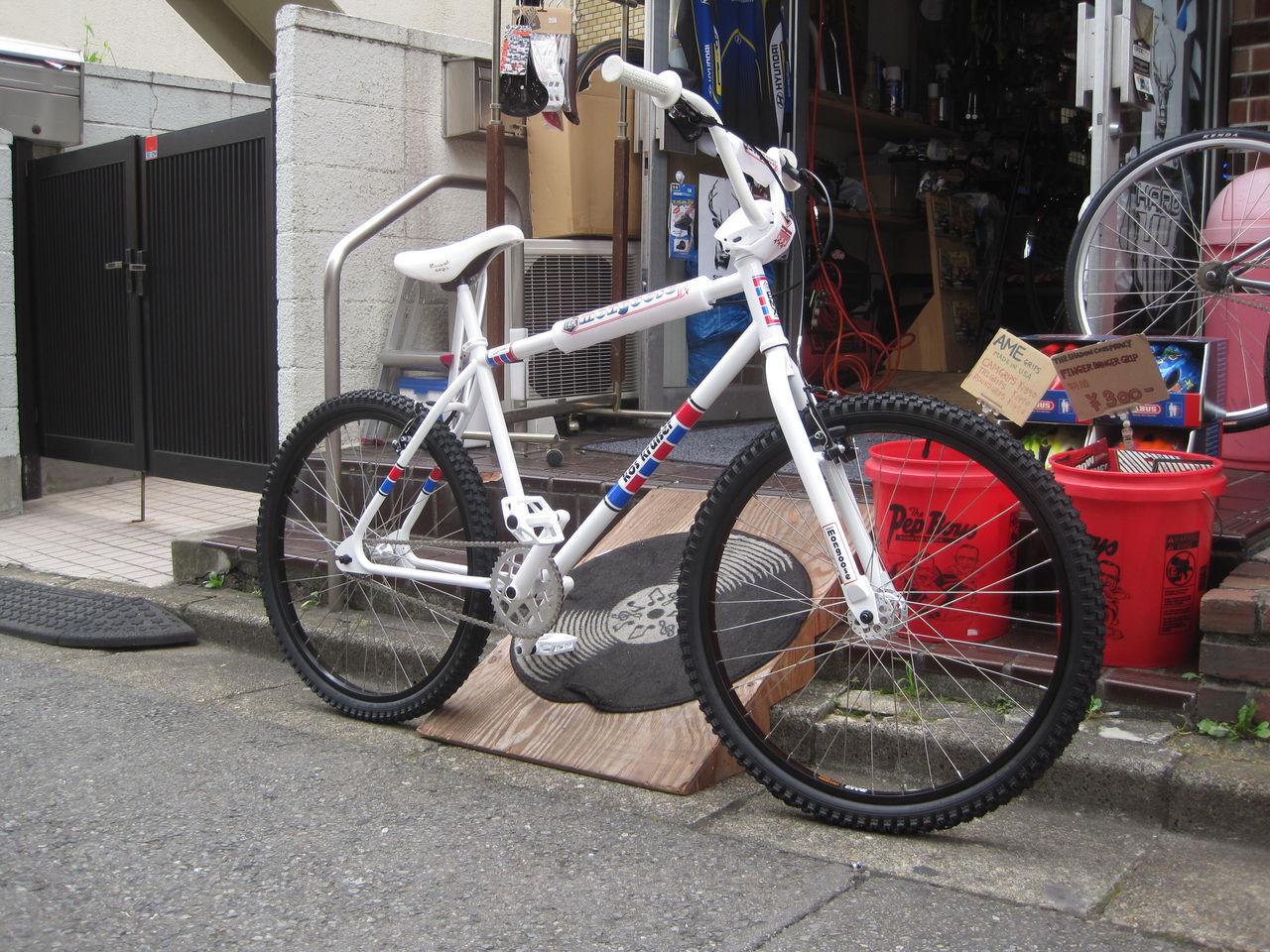 MONGOOSE 13 KOS KRUISER SIGNATURE : Bicycle Shop SLOW JAM