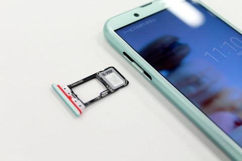 181011_au_aquos_sense2_05_960