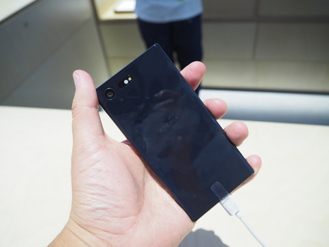sony_xperiaXcompact_2
