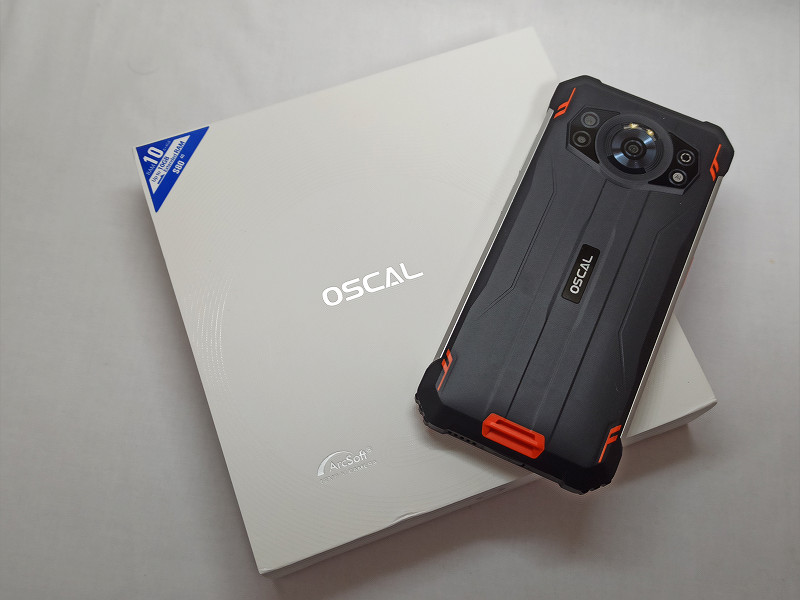 IPX9Kの高い防水や13000mAh大容量バッテリー搭載のタフネススマホ