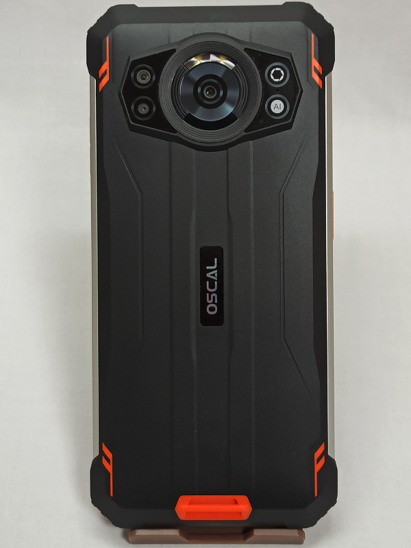 IPX9Kの高い防水や13000mAh大容量バッテリー搭載のタフネススマホ
