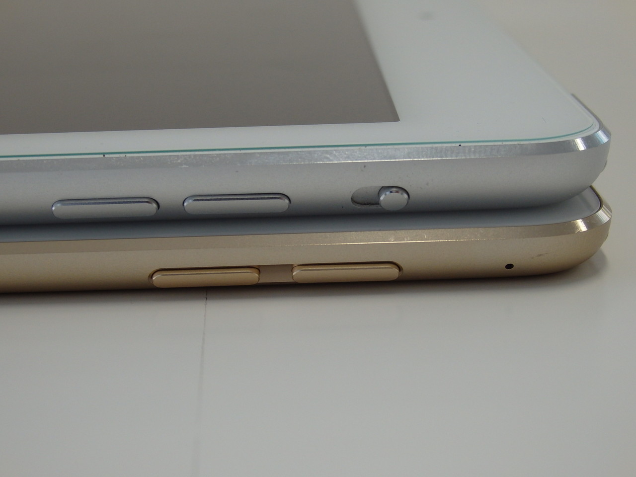 Appleの新しい9.7インチタブレット「iPad Air 2」の外観やソフトウェアをじっくり写真でチェック！どれだけ薄くなった？【レビュー