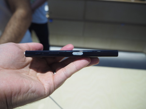 sony_xperiaXcompact_4