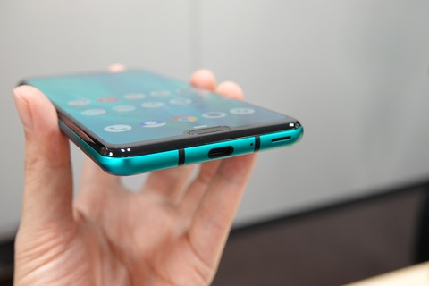 190510_softbank_aquosr3_09