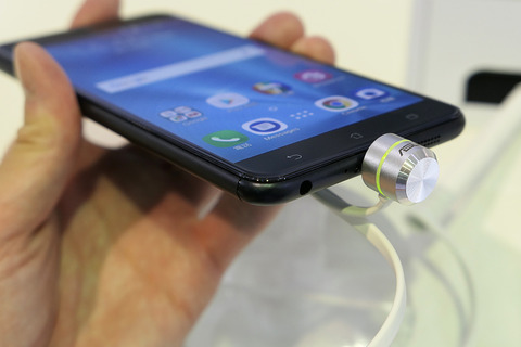 asus-zenfone3zoom-ze553kl_12