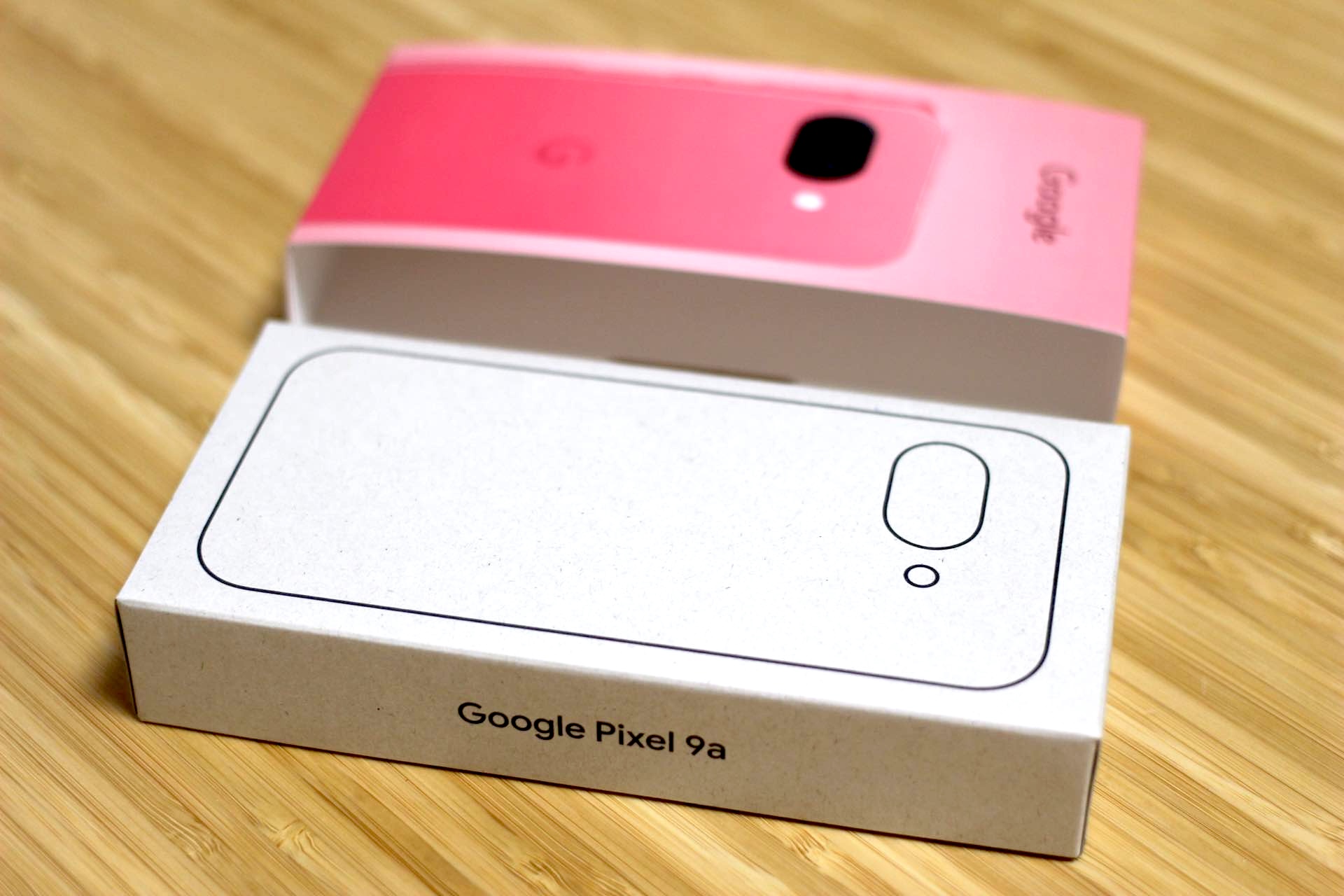 Googleの新スマホ「Pixel 9a」を開封して外観や同梱品、基本機能