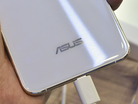 20160608_smax_zenfone3_014