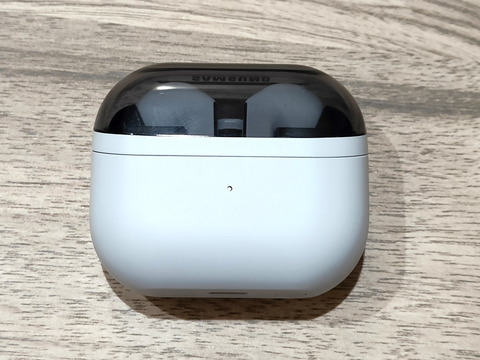 20251018_galaxy_Buds3_FE_02_1200