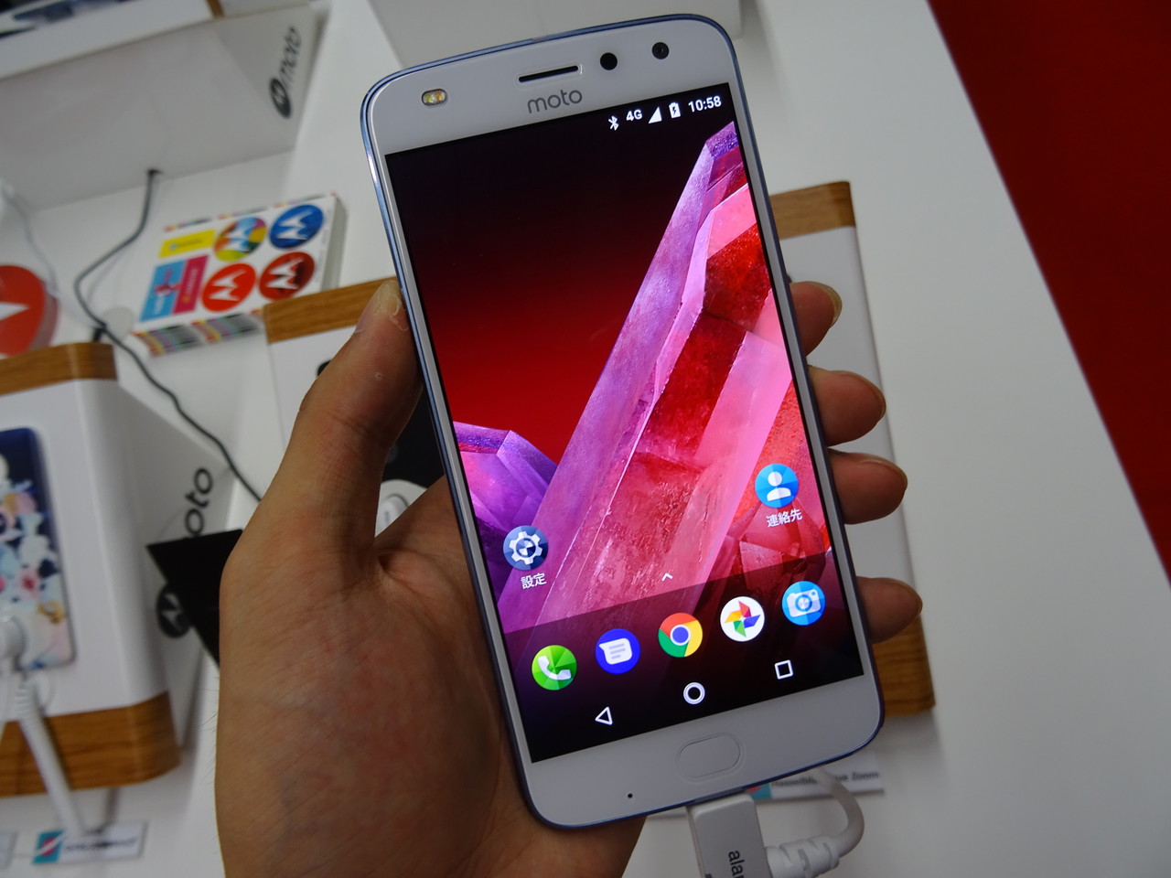 モトローラが発売直後の新製品 Moto Z2 Play などを試せるタッチアンドトライイベントを秋葉原駅構内で開催 拡張機器 Moto Mods の体験も可能 レポート S Max