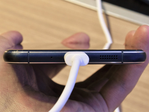 20160608_smax_zenfone3_020