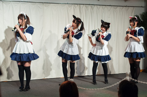 横浜のメイドカフェ バー White Brim ホワイトブリム 1周年記念ライブに潜入 メイドさんを撮影してコンデジとスマートフォンのwi Fi連携を試す レポート ガジェット通信 Getnews 横浜のメイドカフェ バー White Brim ホワイトブリム 1周年記念ライブに潜入 メイドさんを撮影してコンデジとスマートフォンのwi Fi連携を試す レポート ガジェット通信 Getnews