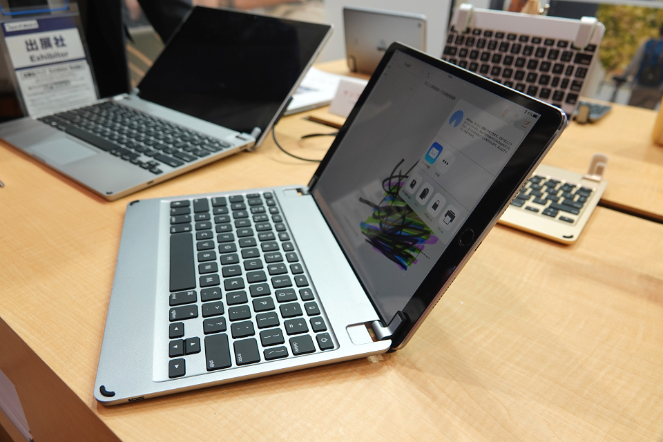 17 Japan It Week 秋 リンクスインターナショナルがipad Pro用bluetoothキーボード Brydge 10 5 を展示 Ipadとの一体感が美しいアルミ削り出しボディで実用性も抜群 レポート S Max 17 Japan It Week 秋 リンクスインターナショナルがipad Pro用bluetoothキーボード Brydge 10 5 を展示 Ipadとの一体感が美しいアルミ削り出しボディで実用性も抜群 レポート S Max