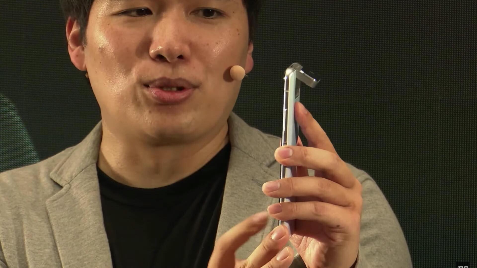 ASUS JAPAN、新フラッグシップスマホ「ZenFone 7」と「ZenFone 7 Pro」を10月23日発売！SIMフリーで価格は9万