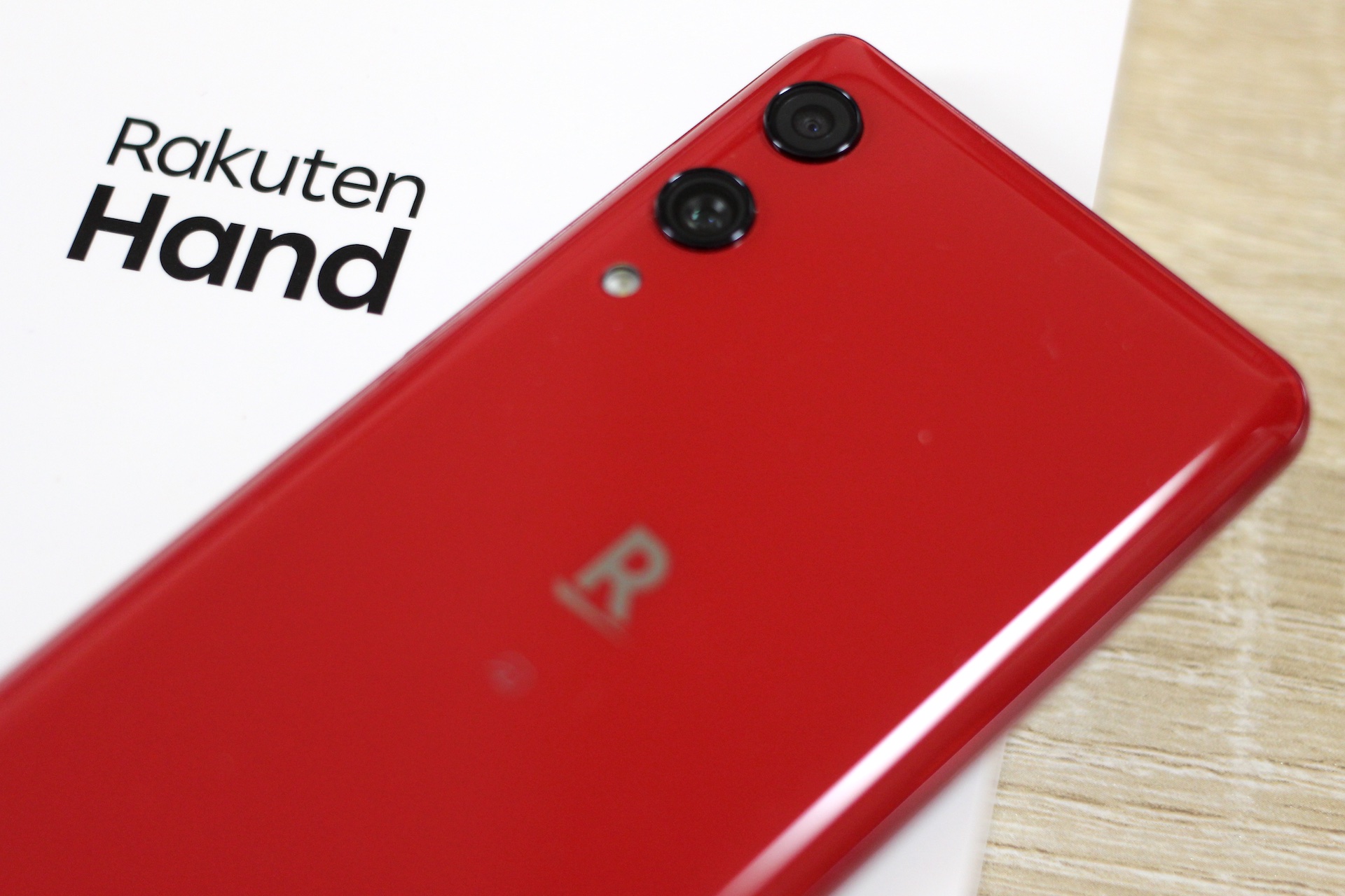 Rakuten Hand 5G クリムゾンレッド