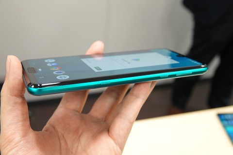 190510_softbank_aquosr3_12