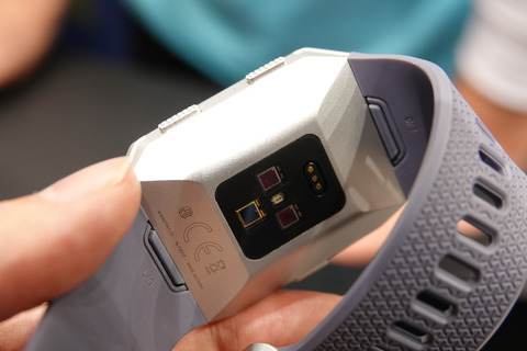 Fitbit-ionic-008