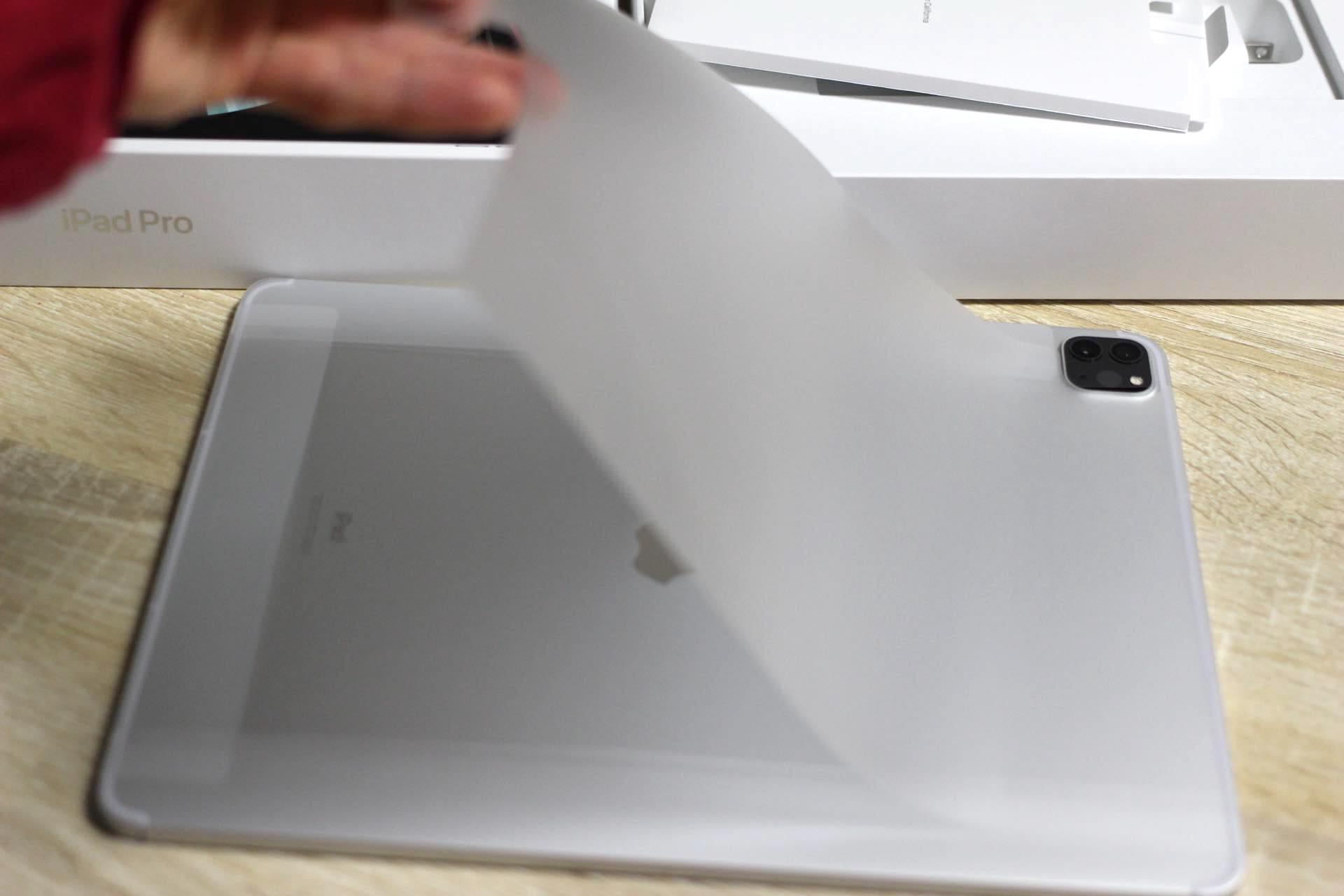AppleのM1チップ&ミニLED搭載の高性能タブレット「12.9インチiPad Pro