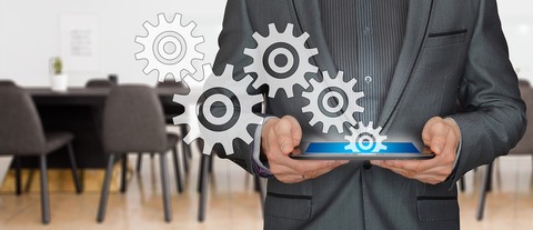 businessman-2606506_1280