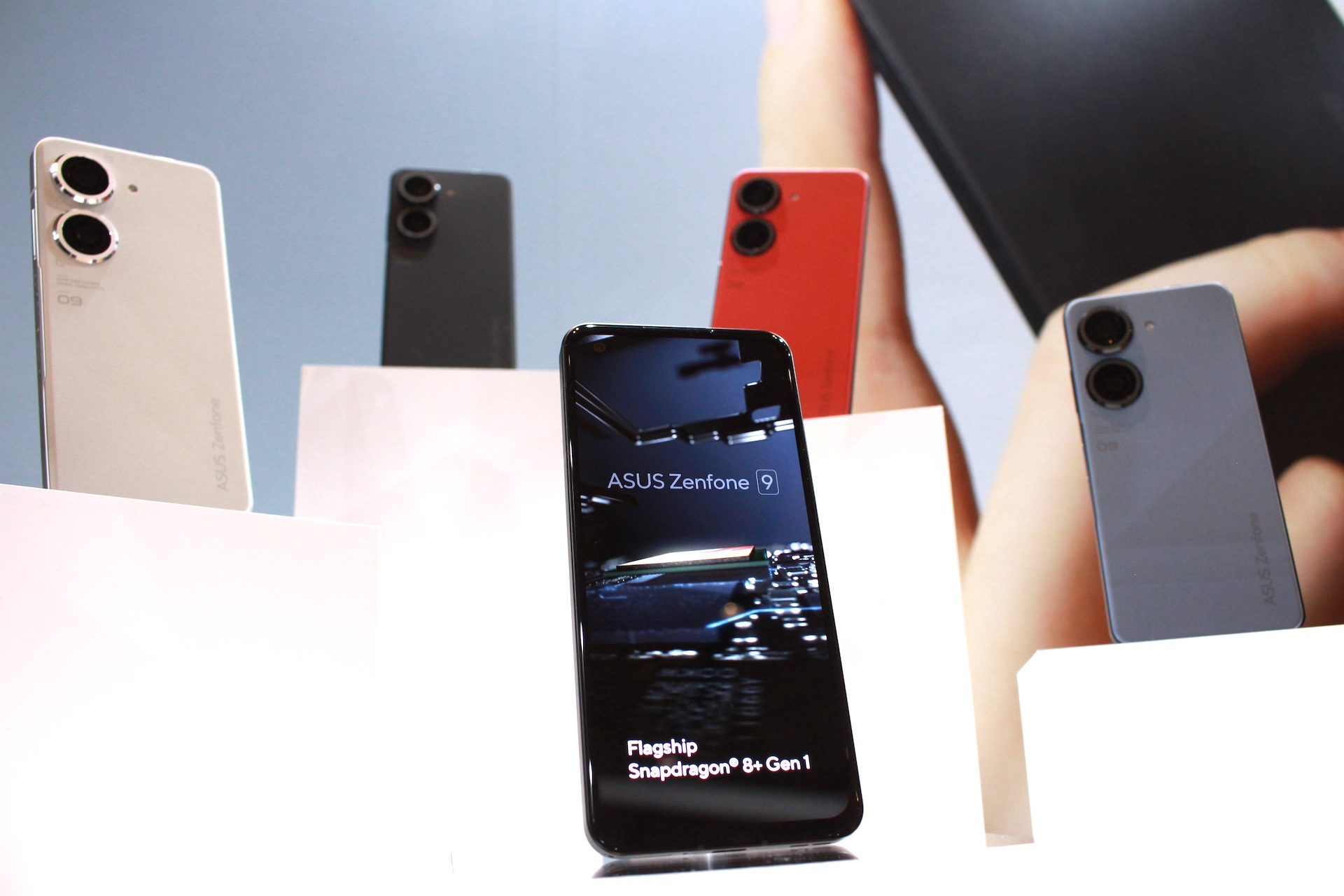 Kddi 新フラッグシップスマホ Asus Zenfone 9 の相互接続性試験 Iot を完了 Au回線に公式対応 Povo2 0の動作確認機種にも追加 S Max