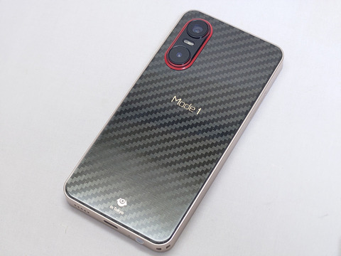 片手操作も余裕の5.3インチサイズなコンパクトスマホ「Mode1 Pocket