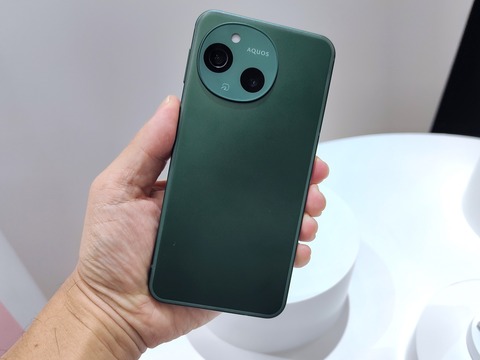 auやUQ mobile、J:COM MOBILE向け5Gスマホ「AQUOS sense9 SHG14」に