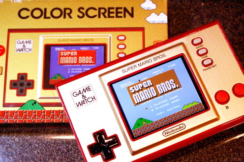 任天堂の携帯型ゲーム機 ゲーム ウオッチ スーパーマリオブラザーズ が本日発売 さっそく購入したので写真と動画で紹介 レビュー S Max Blogos ブロゴス
