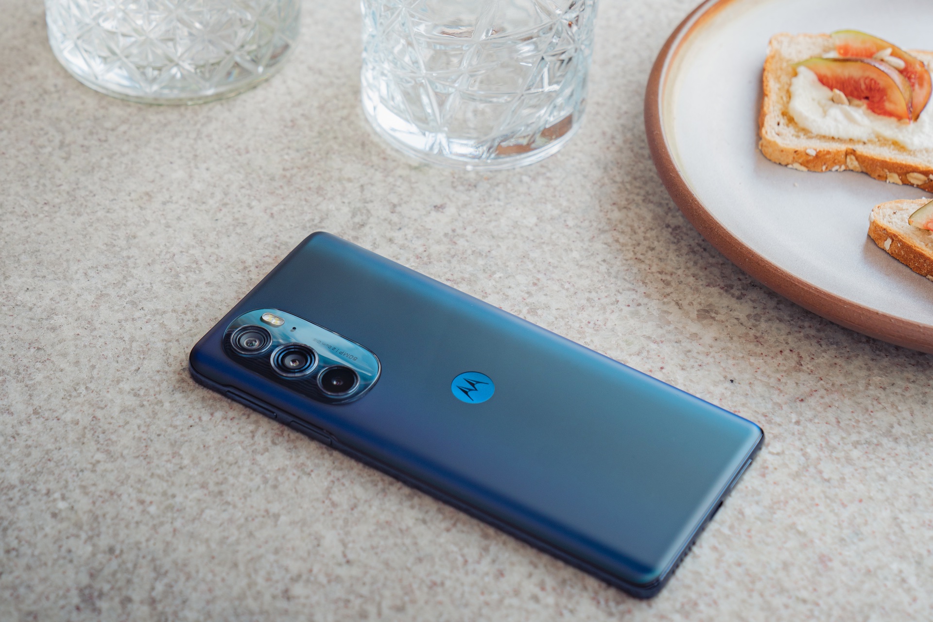 モトローラ 5g対応プレミアムスマホ Motorola Edge30 Pro を発表 日本で4月下旬発売で予約開始 価格は8万9800円 S Max