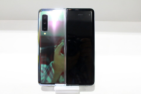 191016_ceatec2019_kddi_galaxyfold_03_1200