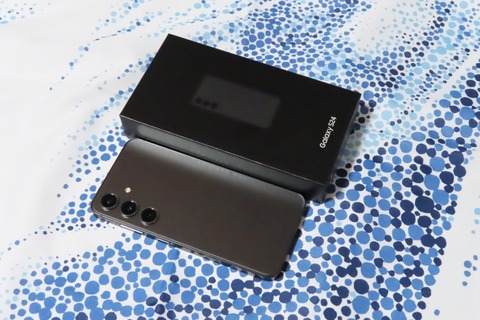 最新フラッグシップスマホ「Galaxy S24」のメーカー版「SM-S921Q」を