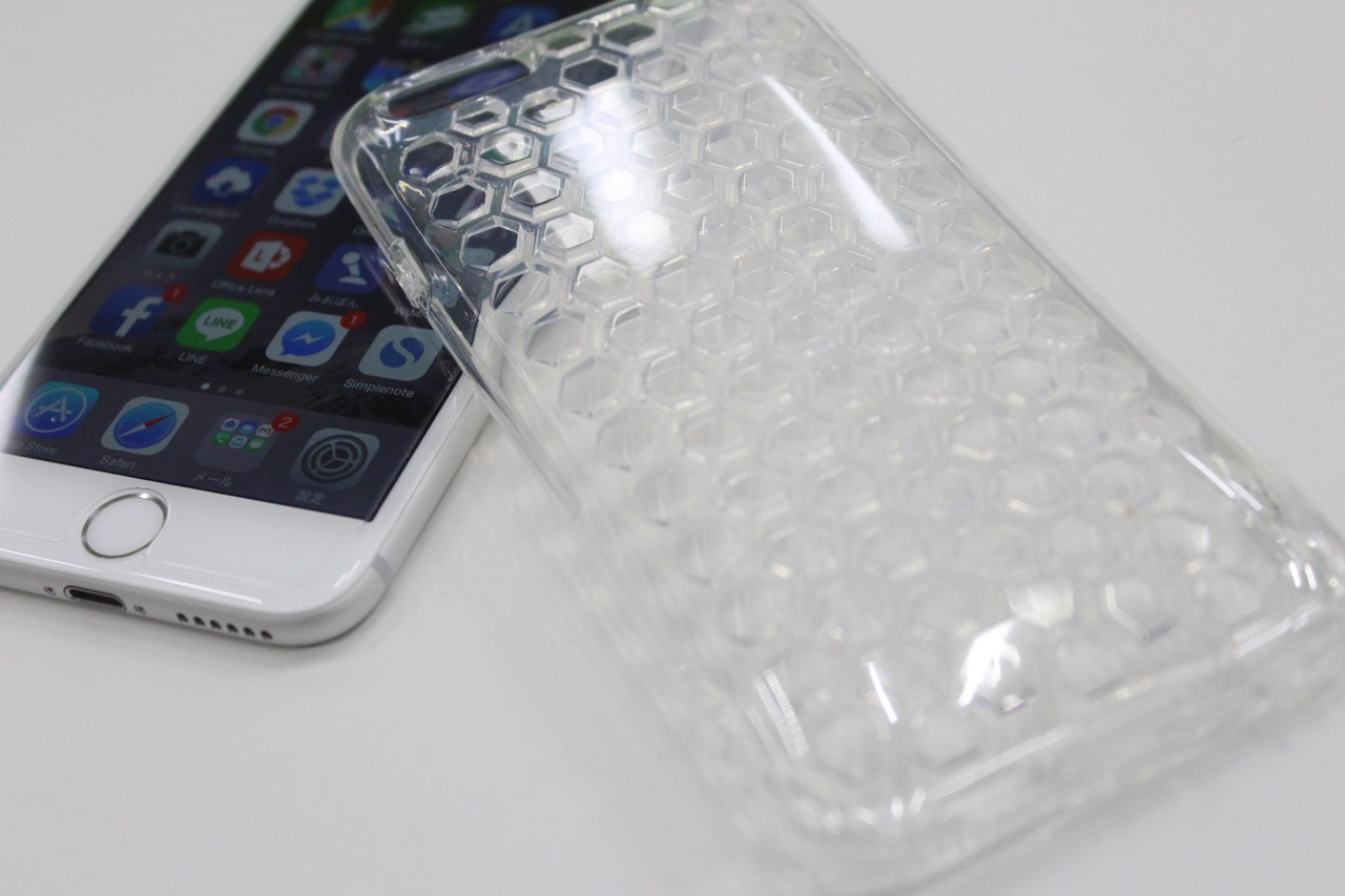 Amazonで人気no 1スマホケース Highend Berry シリーズに持ちやすい新形状のiphone 6用ソフトtpuケース Orb が登場 実際に装着して使い心地を試してみた レビュー S Max