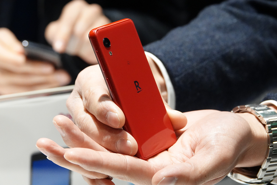 楽天モバイル オリジナルスマホ Rakuten Mini の一部で正しい技適表記ができておらず ソフトウェア更新および画像ダウンロードで対処 ライブドアニュース