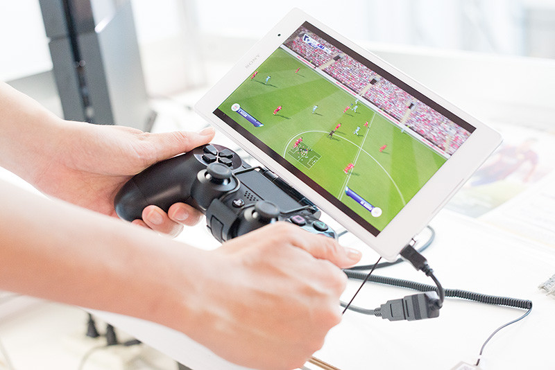 ソニーモバイル Xperia Z3用ゲームコントローラーマウント Gcm10 が1月24日に発売 Dualshockr4でps4 リモートプレイが可能にーー価格は約3千円 S Max