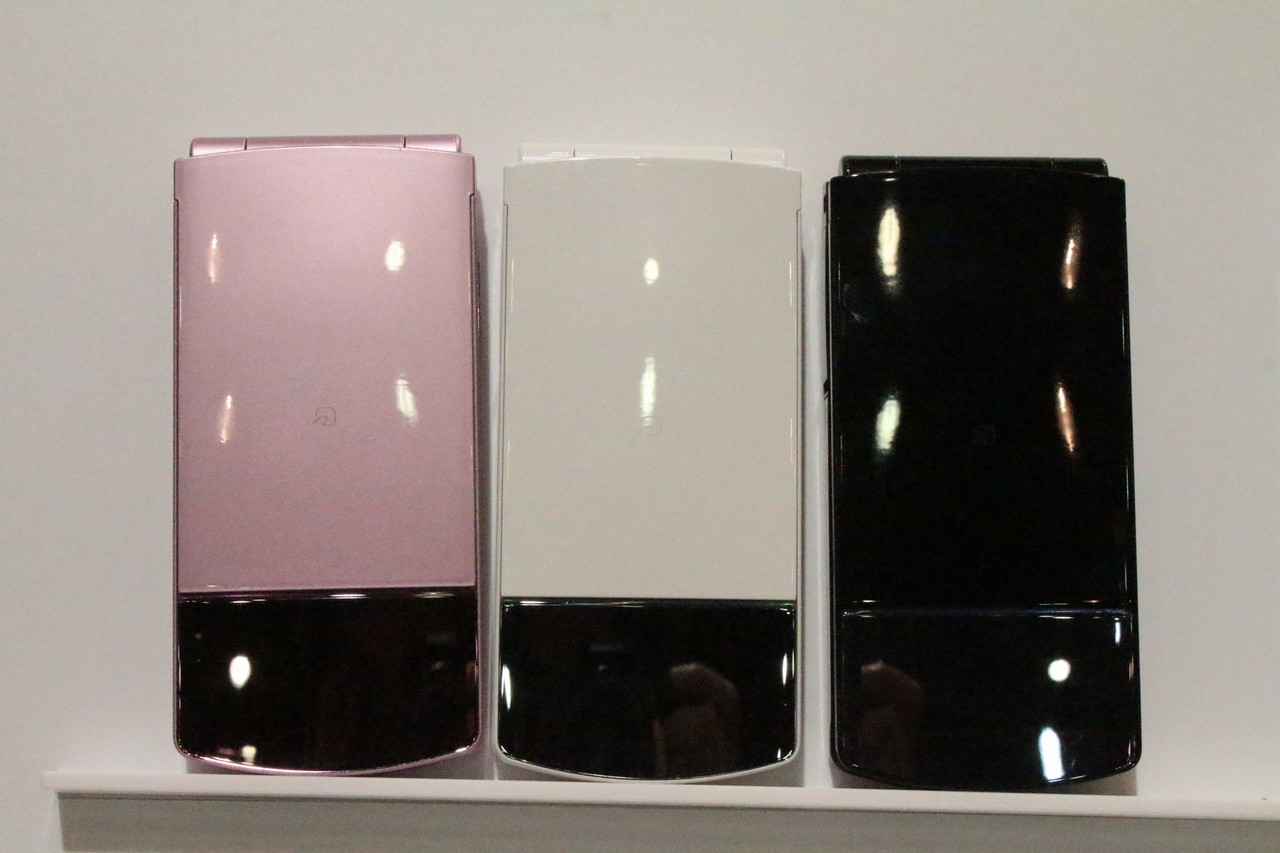 Bluetooth Smart対応でスマホやタブレットなどとの連係を強化 Iモードケータイ N 01g を写真と動画でチェック レポート S Max Bluetooth Smart対応でスマホやタブレットなどとの連係を強化 Iモードケータイ N 01g を写真と動画でチェック レポート S Max