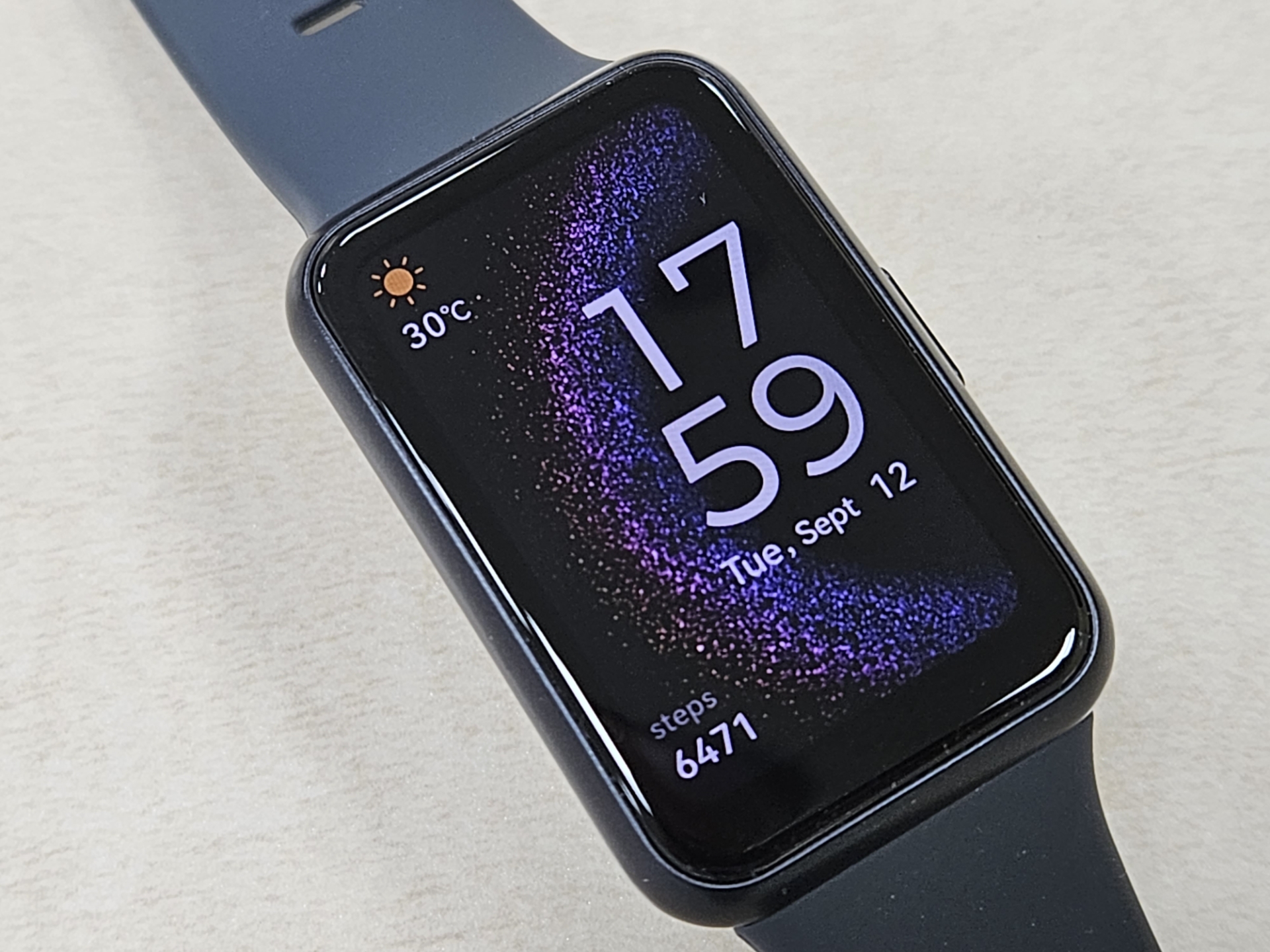 ワークアウトなどで便利なGPS内蔵で1万円台の高コスパ！スマート 