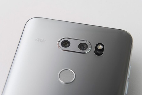 KDDI、au向けハイエンドスマホ「isai V30+ LGV35」にAndroid 9.0