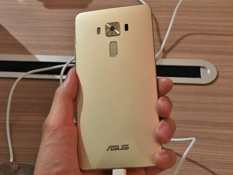 20160608_smax_zenfone3DX_012