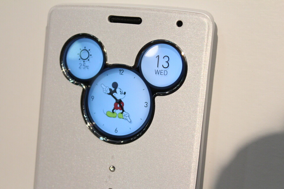 新しいディズニースマホは ミッキーウィンドウカバー が超カワイイ 5 2インチフルhd液晶搭載スマホ Disney Mobile On Docomo Dm 01g を写真と動画でチェック レポート S Max 新しいディズニースマホは ミッキーウィンドウカバー が超カワイイ 5 2インチフルhd液晶搭載スマホ Disney Mobile On Docomo Dm 01g を写真と動画でチェック レポート S Max