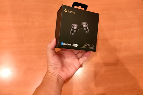 221028_edifier_w240tn_02_960