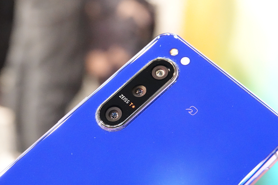 1hzの高リフレッシュレートディスプレイを手に入れた ソニーの5g対応高性能スマホ Xperia 5 Ii So 52a を写真で紹介 レポート S Max