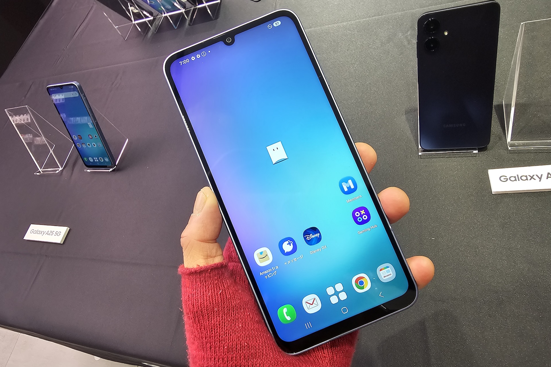 新エントリースマホ「Galaxy A25 5G」を写真で紹介！見やすさを重視し
