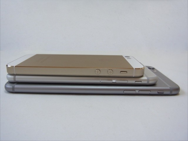 どのくらい大きくなった Appleの最新スマホ Iphone 6 Plus や Iphone 6 Iphone 5s のサイズや各部の違いを比較してみた レポート S Max どのくらい大きくなった Appleの最新スマホ Iphone 6 Plus や Iphone 6 Iphone 5s のサイズや各部の違いを比較してみた レポート S Max