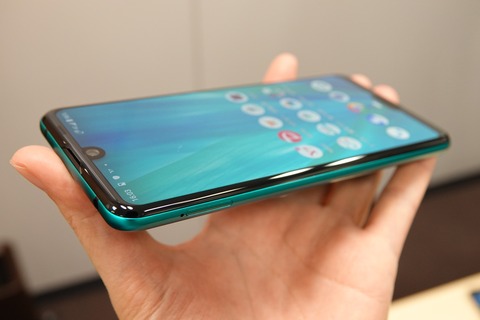 190510_softbank_aquosr3_10