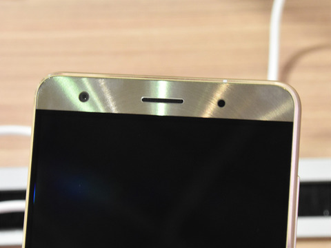20160608_smax_zenfone3DX_003