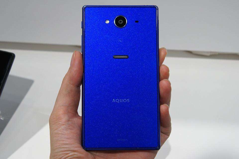 スマホも倍速駆動液晶の時代 滑らかでブレの少ない映像を楽しめるハイパフォーマンススマホ Aquos Zeta Sh 01h を写真と動画でチェック レポート S Max スマホも倍速駆動液晶の時代 滑らかでブレの少ない映像を楽しめるハイパフォーマンススマホ Aquos Zeta Sh 01h を写真と動画でチェック レポート S Max