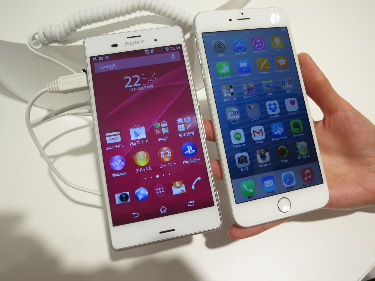 Iphone 6対抗の最有力モデル Au向け Xperia Z3 Sol26 が先行展示開始したのでさっそく試してきた 最新エクスペリアスマホを写真と動画でチェック レポート S Max