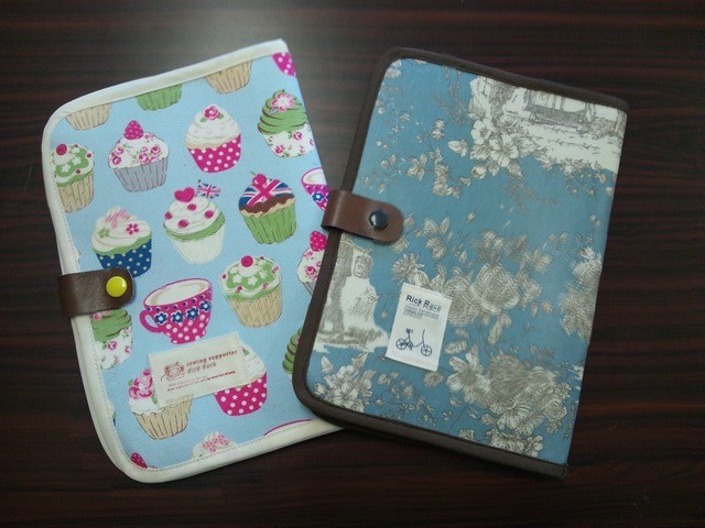 商品 母子手帳ケース 札幌市新サイズ対応 ５００円 女の子ブラウス追加８００円 西野さくら幼稚園 スマイルまーけっと